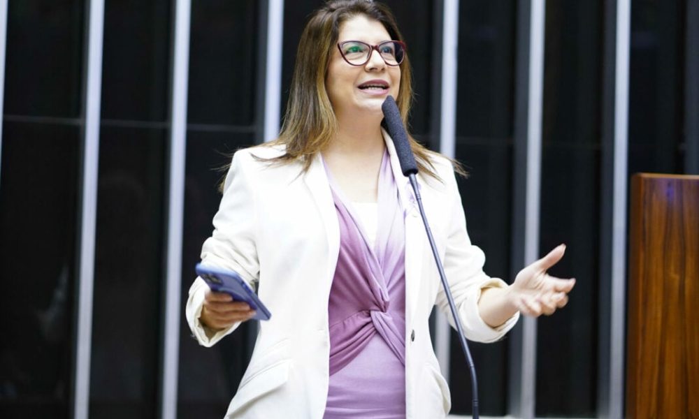 A deputada federal Carla Dickson (União Brasil) precisou passar por uma cirurgia de urgência após um quadro de apendicite aguda. Foto: Pablo Valadares