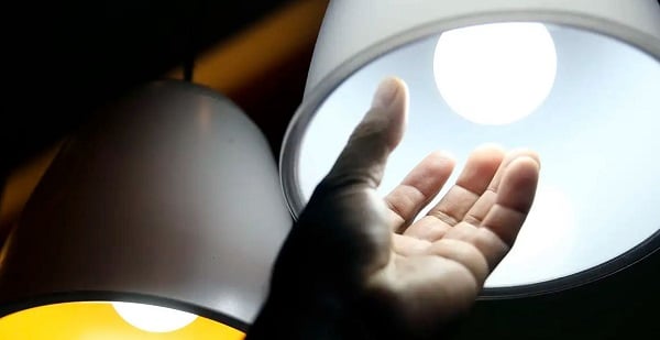 Consumidor não paga custo extra pela energia desde abril de 2022/