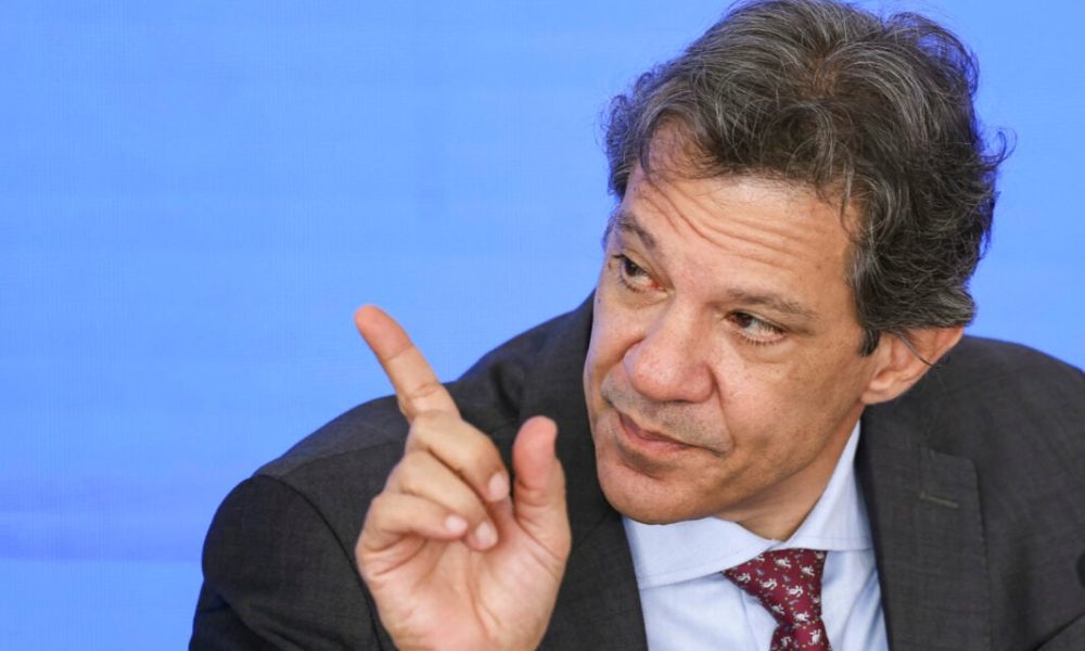 Brasília (DF), 12/02/2025 - O ministro da Fazenda, Fernando Haddad, durante cerimônia que celebra um ano do programa Nova Indústria Brasil e do lançamento da Missão 6: Tecnologias de Interesse para a Soberania e Defesa Nacionais, no Palácio do Planalto. Foto: Marcelo Camargo/Agência Brasil