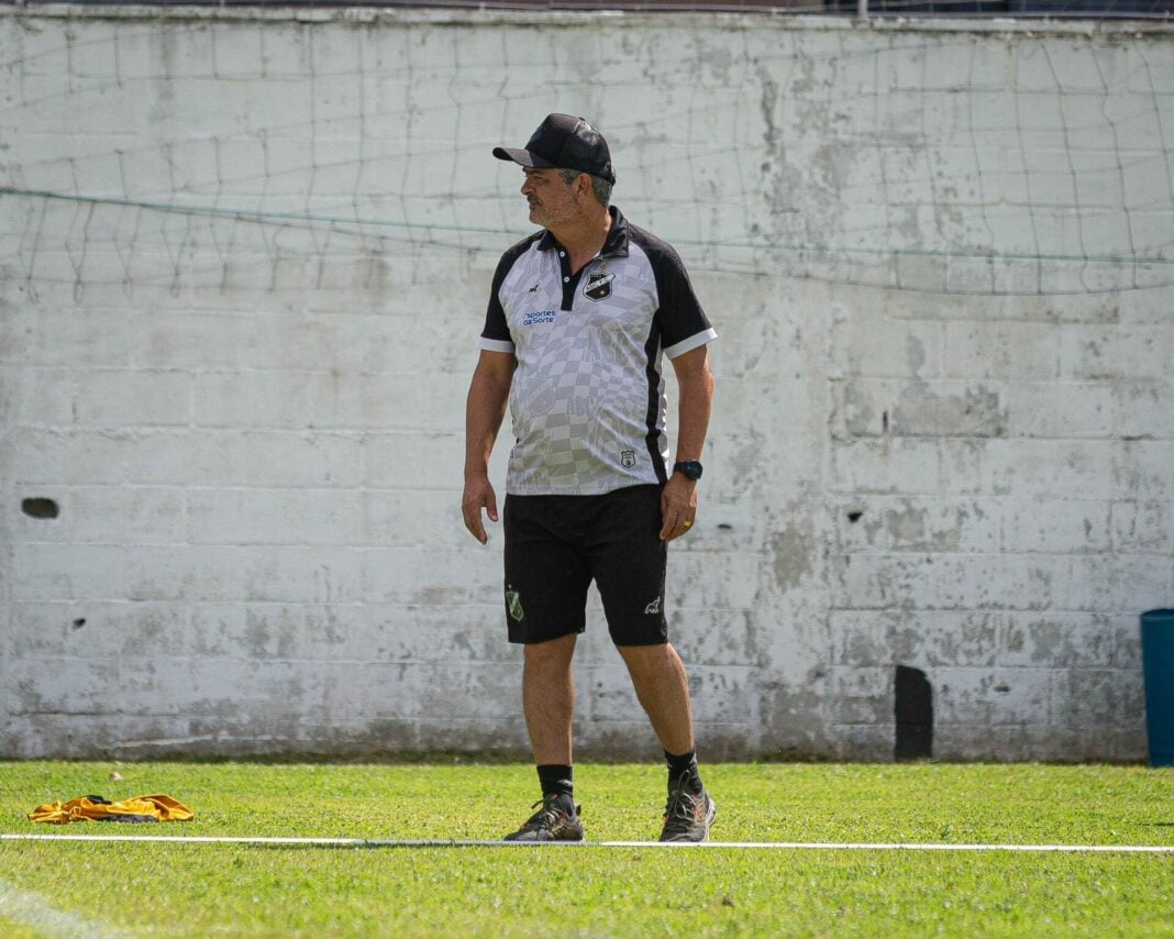 Ney Franco ficou três meses no cargo de técnico do ABC. Ele é o 25º nos últimos dez anos. Foto: Rennê Carvalho/ABC FC