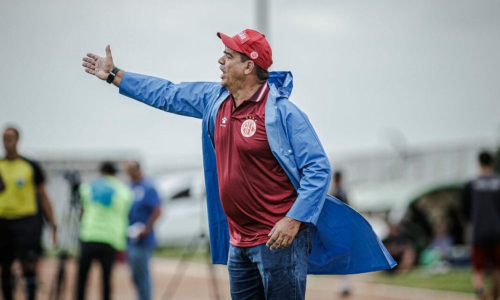 Em coletiva após a partida, Moacir reconheceu que faltou eficiência ao América contra o Santa Cruz de Natal. Técnico também explicou a mudança de capitão. Foto: Gabriel Leite/América FC
