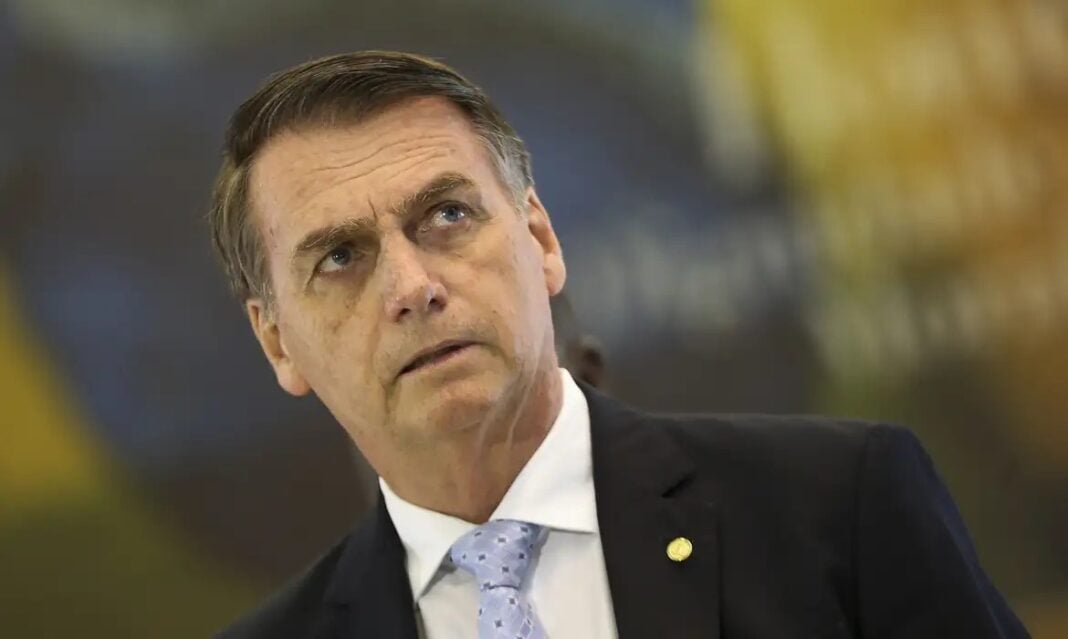 Segundo Carlos Bolsonaro (PL), o perfil do ex-presidente no X (antigo Twitter) foi invadido na noite desta quarta-feira (23). Foto: Marcelo Camargo/Agência Brasil