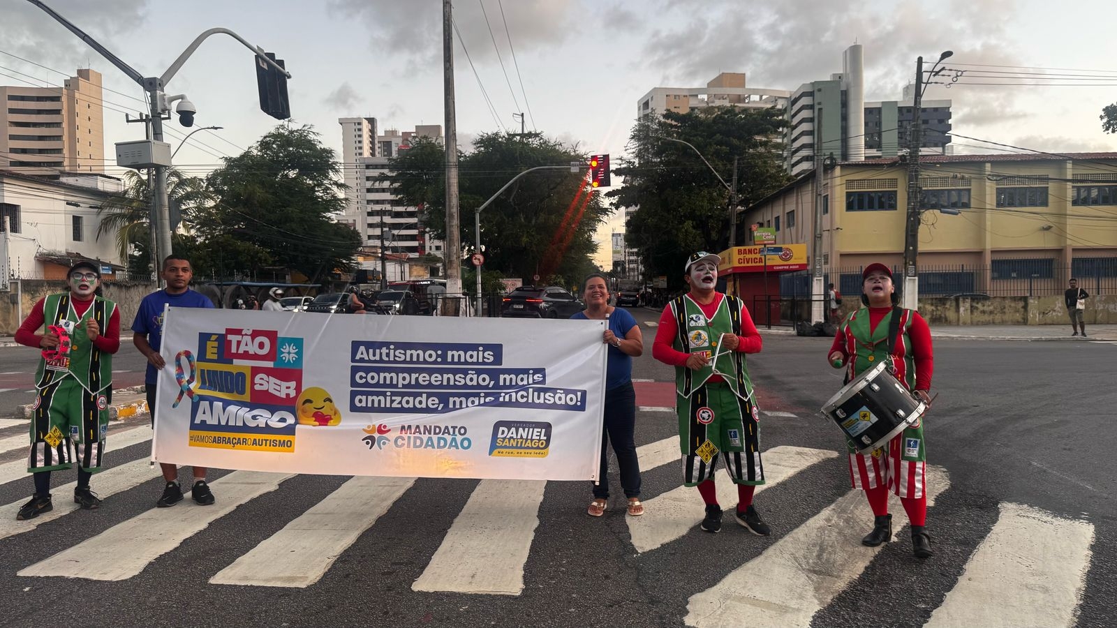 Blitz e entrega de Selo “Autista a Bordo” encerram campanha voltada a pessoas com TEA