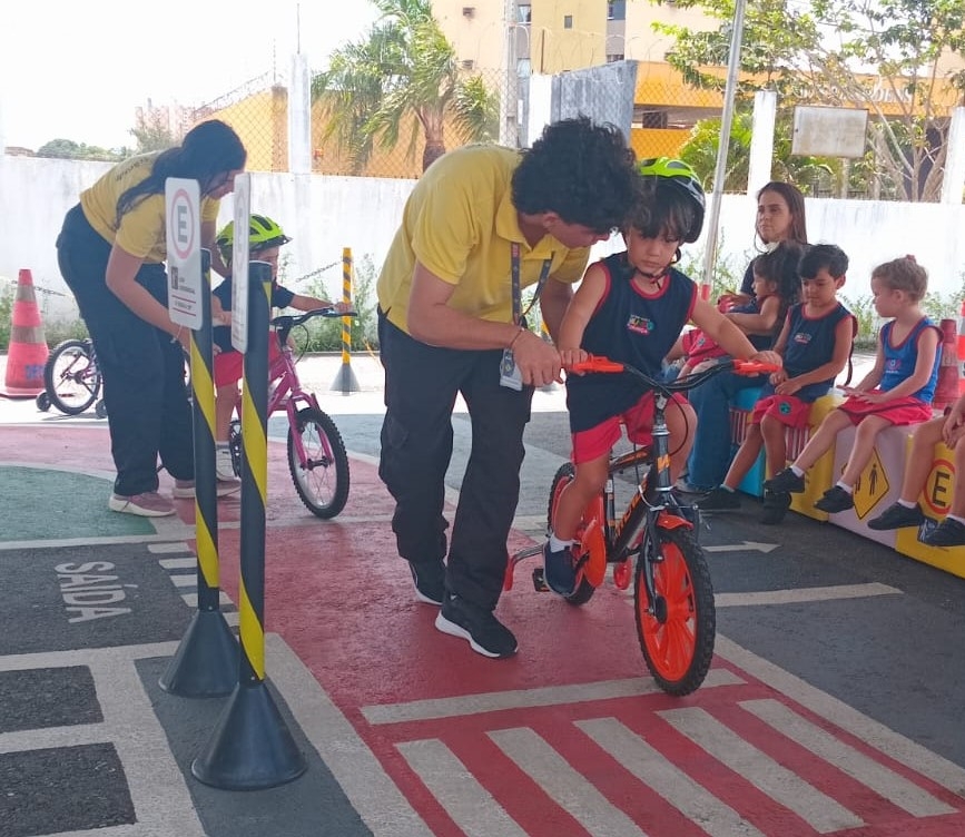 STTU realiza ação para crianças em Minicidade do Trânsito
