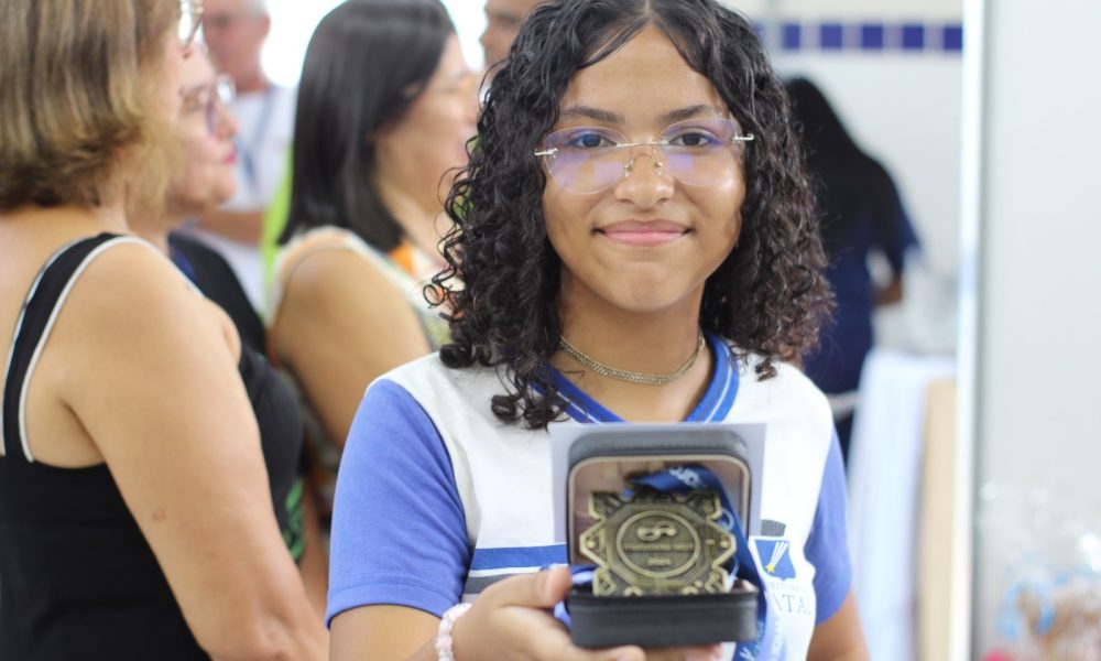 Estudantes recebem premiação da Maratona Tech 2024