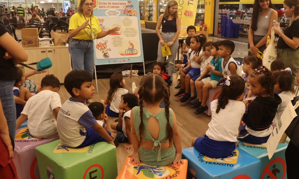Maio Amarelo: STTU promove ação educativa para pessoas com deficiência auditiva