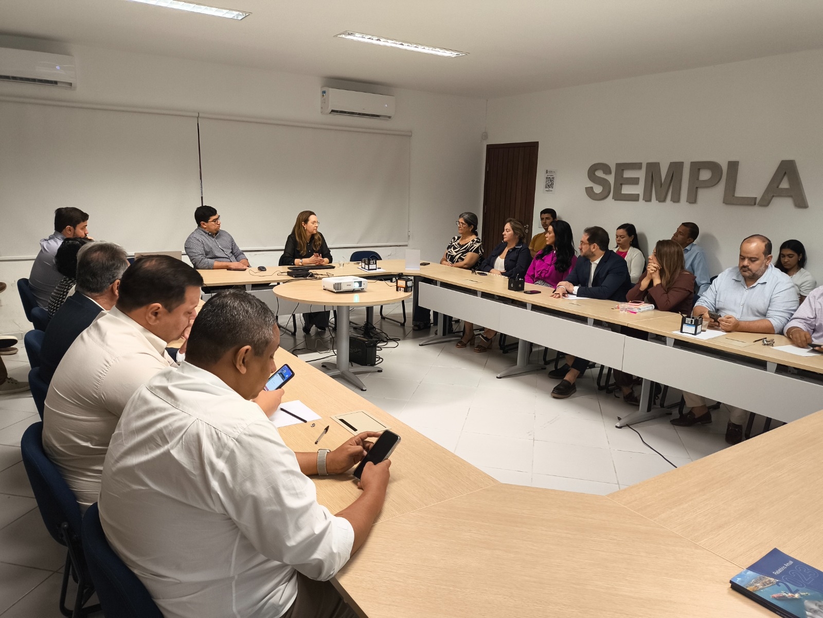 Prefeitura do Natal lança curso de pilotagem segura para motociclistas durante Câmara Temática