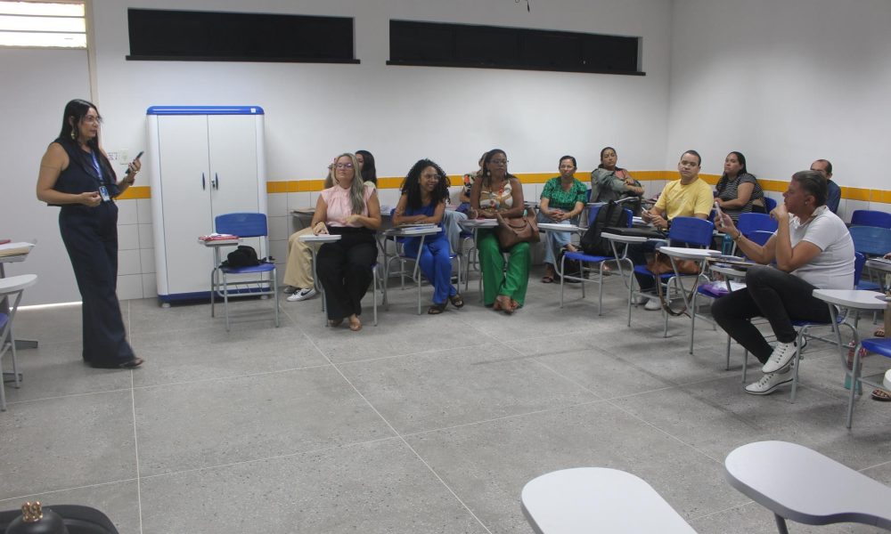 Bolsistas alfabetizadores do Programa Brasil Alfabetizado participam de formação
