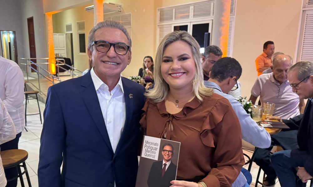 Prefeitura do Natal prestigia lançamento de livro da Academia Norte-rio-grandense de Letras